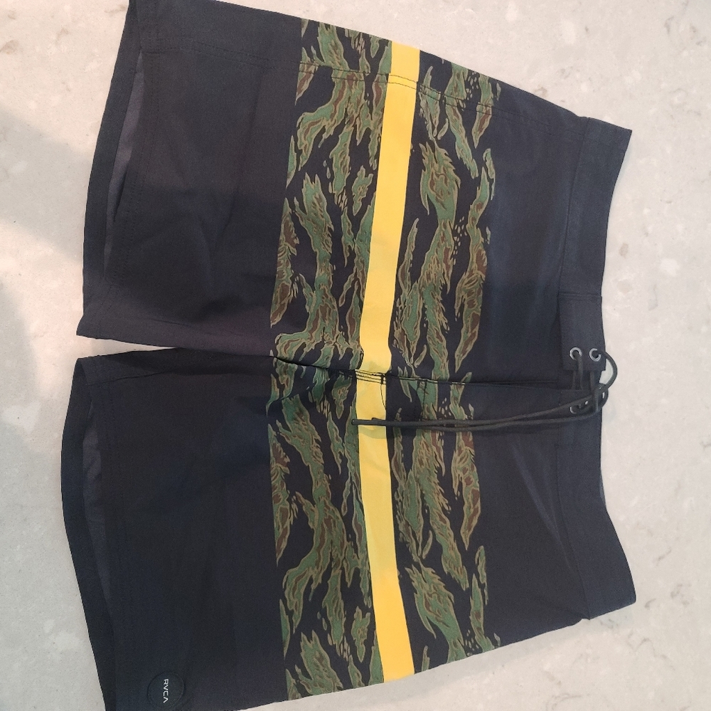 RVCA WESTPORT 16" Board Shorts Size 32